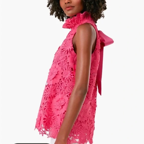 TUCKERNUCK Hibiscus Guipure Lace Mason Top Hot Pink XS or S - Picture 3 of 11